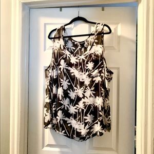 Torrid Black and White Palm Tree Sleeveless Blouse with Pocket size 3x